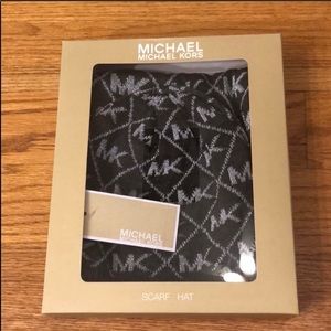 Michael kors scarf and hat gift set